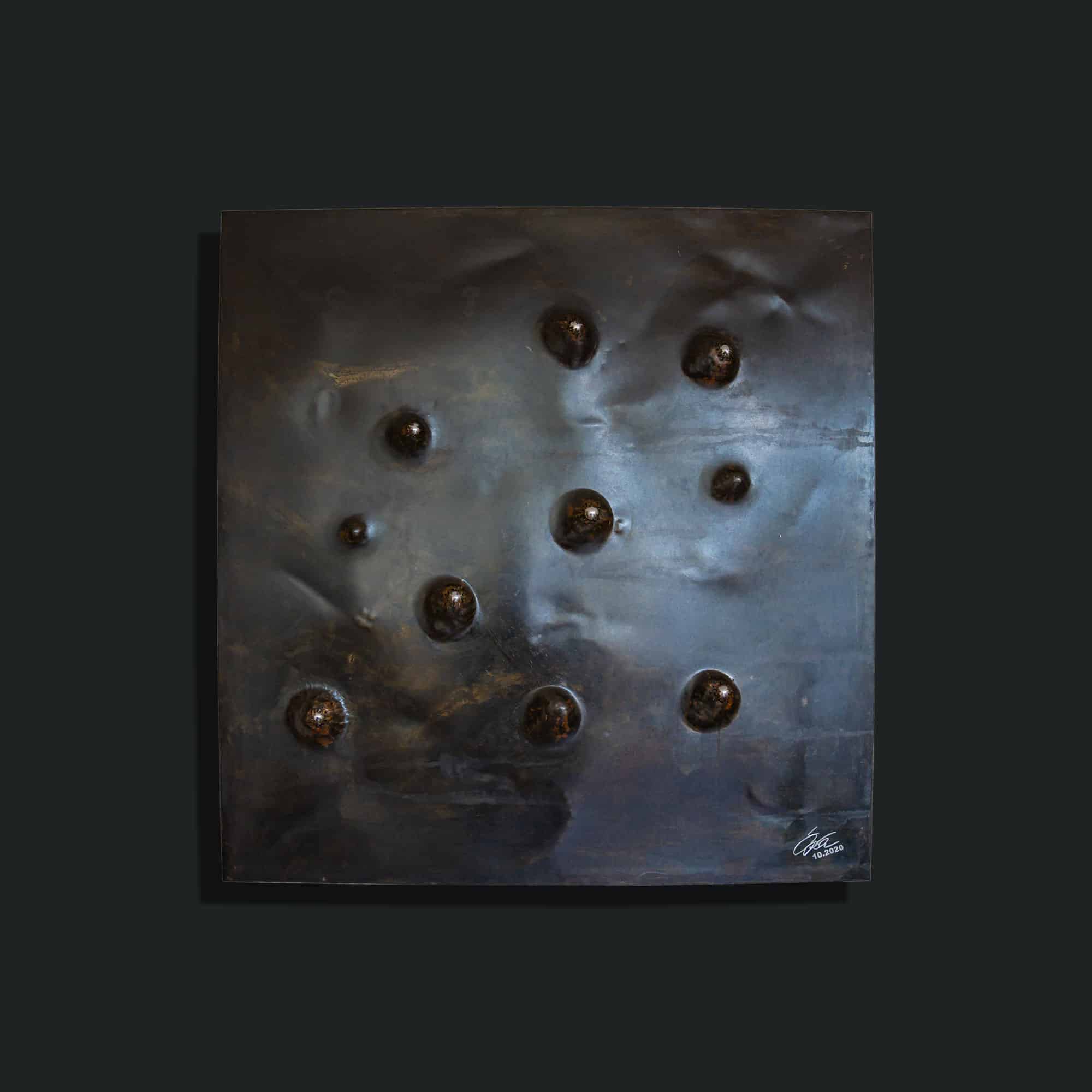 Kunstwerk mit dem Namen „45 Grad“. 7 Kugeln in silber, Füllung schwarz braun brüniert, Rahmen in Edelstahl. Vom Stahlbildhauer im Atelier Daniel Springer